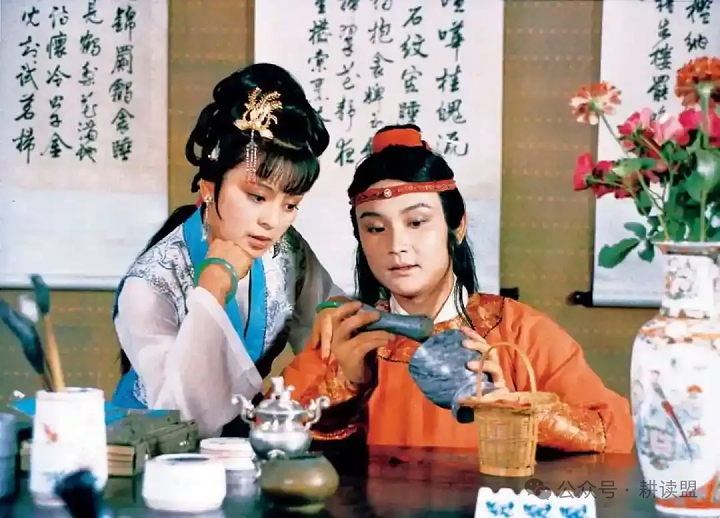 “一部红楼梦，半部清茶史”